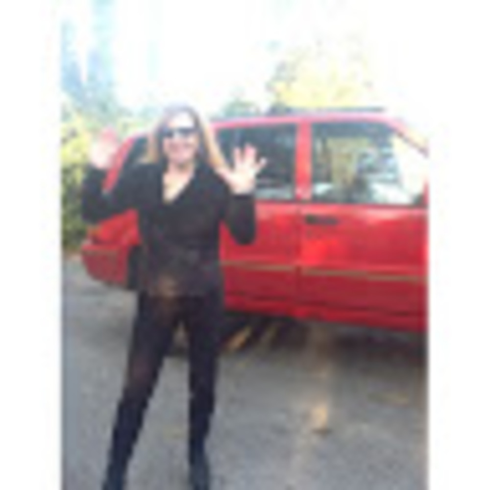 Meet your Posher, Mayka